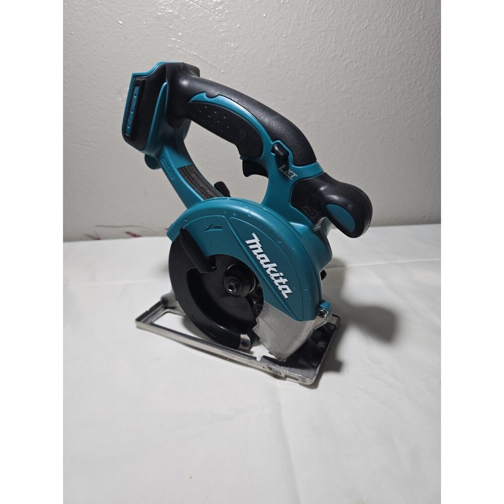 Makita BCS550 18V LXT Cordless 5-3/8" Metal Cutting Circular Saw Tool Only